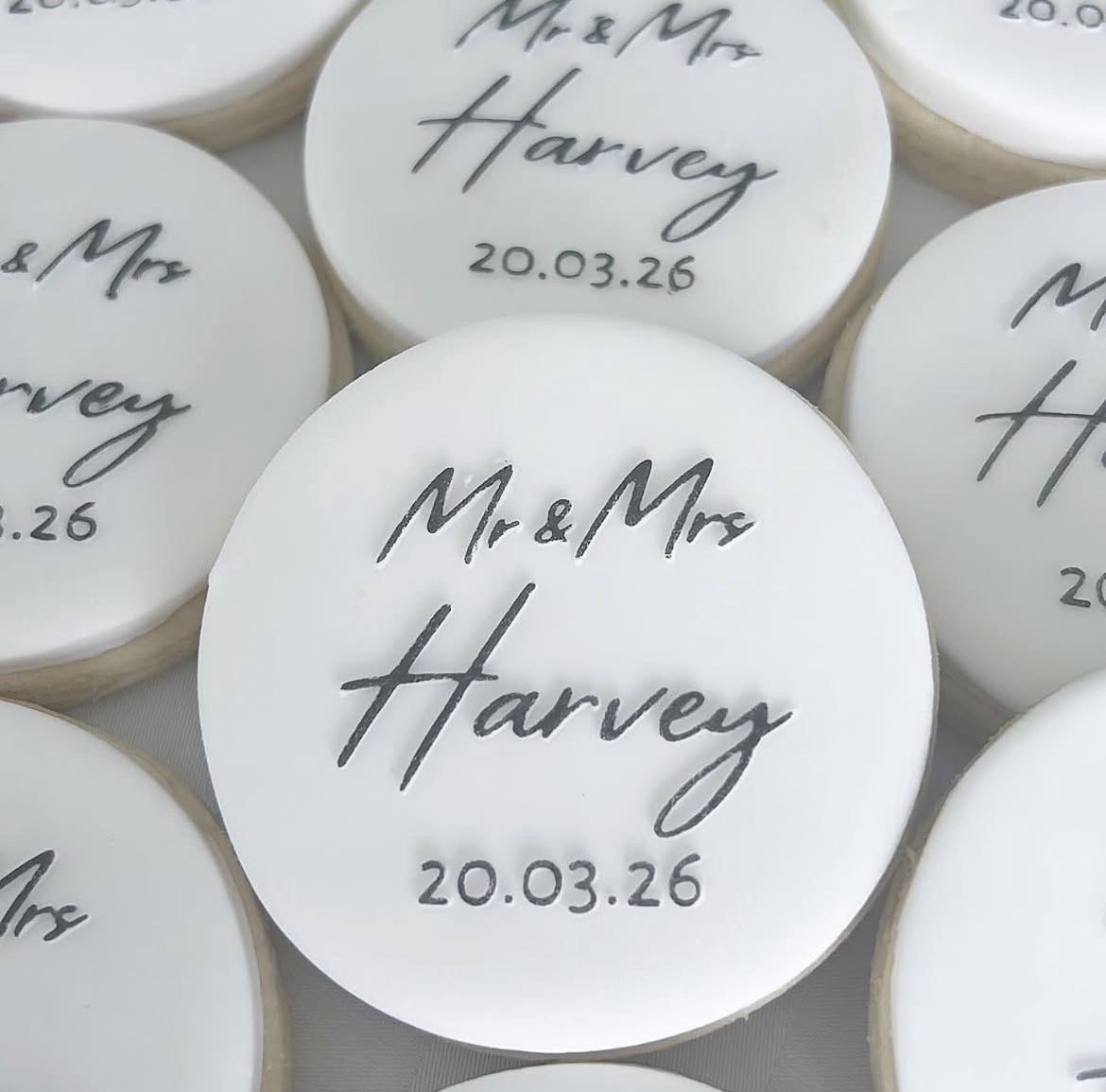 nat's baking brisbane wedding favours custom cookies